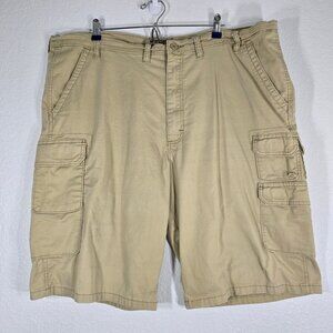 Wrangler Khaki Cargo Shorts Men Size 44 Pockets Flat Front Casual Outdoor